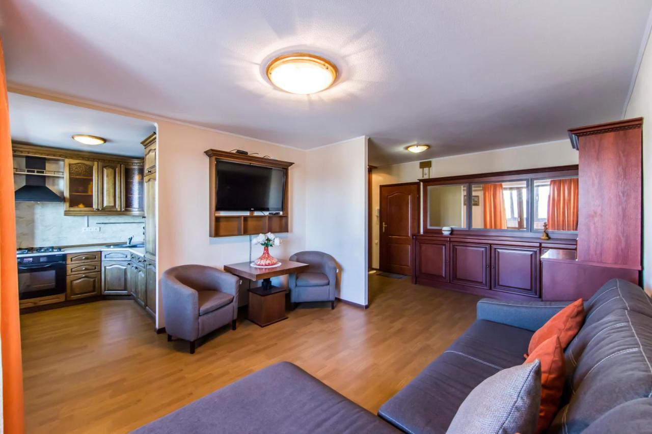 Two-Room Apartments On Maidan Nezavisimosti Kiev Buitenkant foto