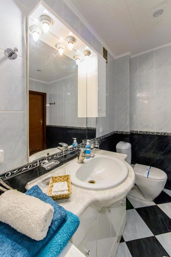 Two-Room Apartments On Maidan Nezavisimosti Kiev Buitenkant foto